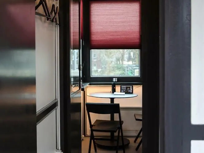 Sweets - Theophile De Bockbrug *