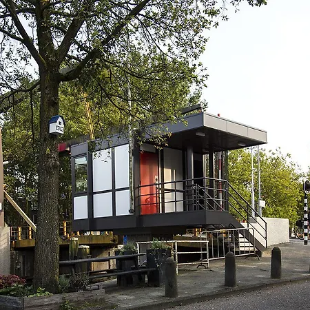 Sweets - Theophile De Bockbrug *