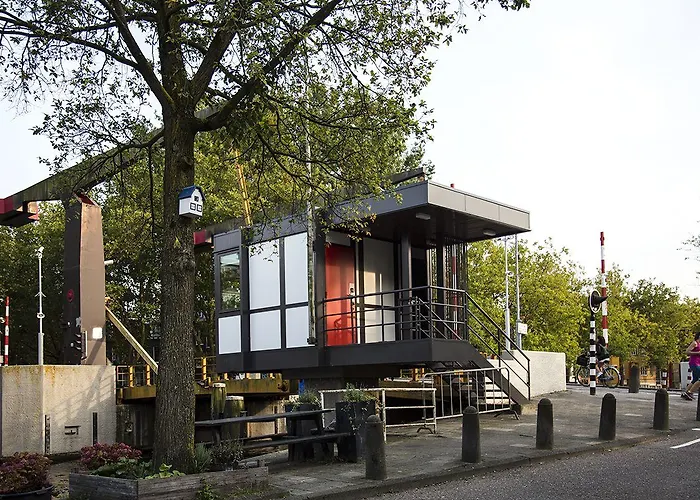 Sweets - Theophile De Bockbrug *