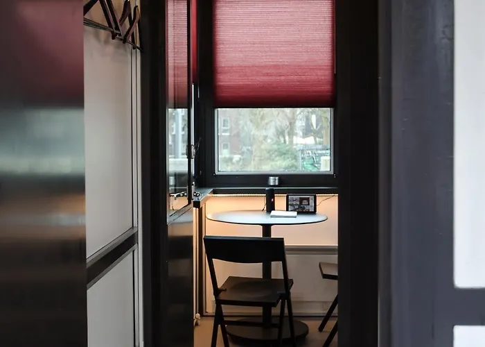 Sweets - Theophile De Bockbrug *